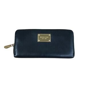 MICHAEL KORS Leather Zip Around Wallet Black Classic Travel Old Money Everyday